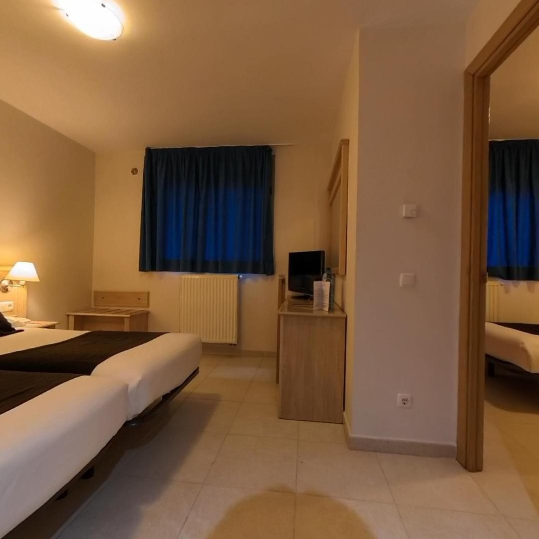 Hotel Cubil Pas De La Casa Bagian luar foto