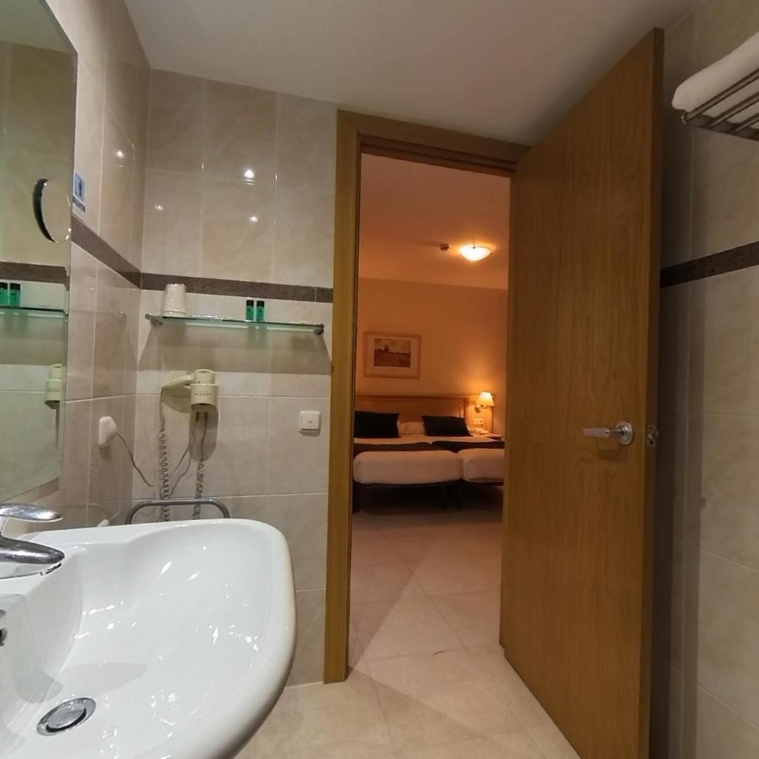 Hotel Cubil Pas De La Casa Bagian luar foto